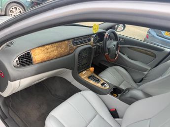 Jaguar S-Type 2.7D V6 SE 4dr