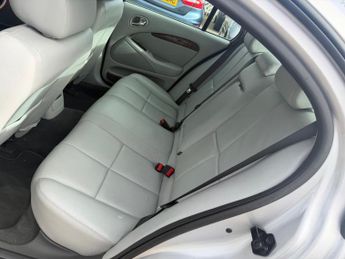 Jaguar S-Type 2.7D V6 SE 4dr
