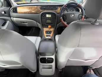 Jaguar S-Type 2.7D V6 SE 4dr