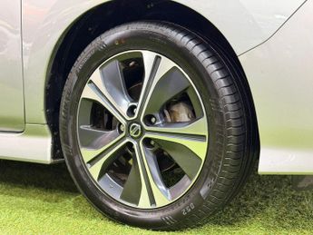 Nissan Leaf 40kWh N-Connecta Auto 5dr