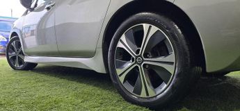 Nissan Leaf 40kWh N-Connecta Auto 5dr