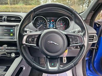 Jaguar F-PACE 2.0 D180 R-Sport Auto AWD Euro 6 (s/s) 5dr