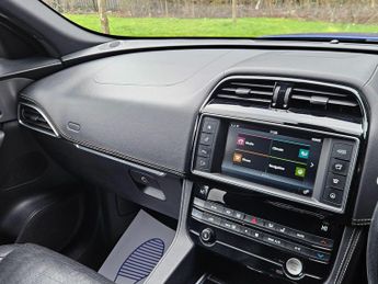 Jaguar F-PACE 2.0 D180 R-Sport Auto AWD Euro 6 (s/s) 5dr
