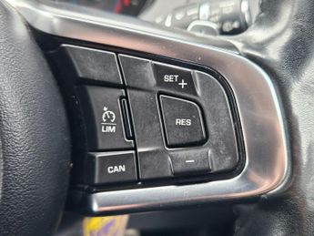 Jaguar F-PACE 2.0 D180 R-Sport Auto AWD Euro 6 (s/s) 5dr