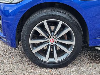 Jaguar F-PACE 2.0 D180 R-Sport Auto AWD Euro 6 (s/s) 5dr