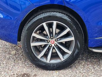 Jaguar F-PACE 2.0 D180 R-Sport Auto AWD Euro 6 (s/s) 5dr
