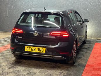 Volkswagen e-Golf 35.8kWh e-Golf Auto 5dr