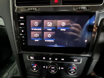 Volkswagen e-Golf 35.8kWh e-Golf Auto 5dr