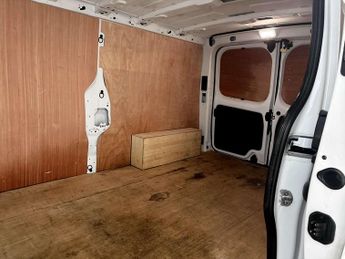 Renault Trafic 2.0 dCi Blue LL30 Business+ Panel Van 5dr Diesel Manual L2 H1 Eu