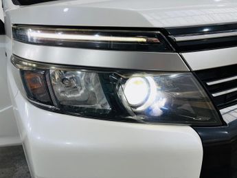 Toyota Voxy ZS 1.8 Hybrid Petrol Electric Auto