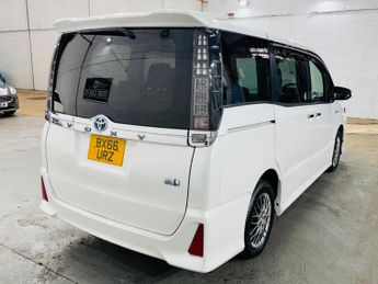 Toyota Voxy ZS 1.8 Hybrid Petrol Electric Auto