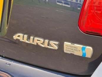 Toyota Auris 1.8 VVT-h T4 CVT Euro 5 (s/s) 5dr