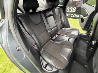 Volvo V40 1.6 D2 R-Design Hatchback 5dr Diesel Manual Euro 5 (s/s) (115 ps