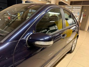 Mercedes-Benz C Class 1.8 C180 Kompressor Classic SE 4dr