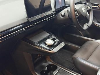 MG MG4 64kWh Trophy Long Range Auto 5dr