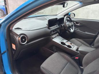 Hyundai KONA 64kWh Premium Auto 5dr (10.5kW Charger)