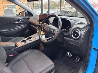 Hyundai KONA 64kWh Premium Auto 5dr (10.5kW Charger)