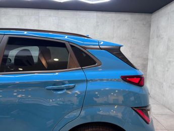 Hyundai KONA 64kWh Premium Auto 5dr (10.5kW Charger)