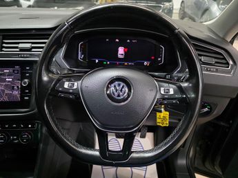 Volkswagen Tiguan 2.0 TSI SEL DSG 4Motion Euro 6 (s/s) 5dr