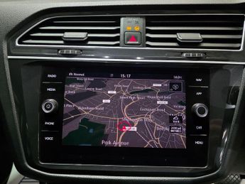 Volkswagen Tiguan 2.0 TSI SEL DSG 4Motion Euro 6 (s/s) 5dr