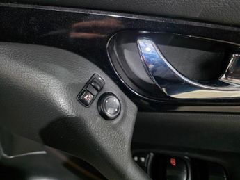 Nissan Qashqai 1.2 DIG-T N-Connecta XTRON 2WD Euro 6 (s/s) 5dr