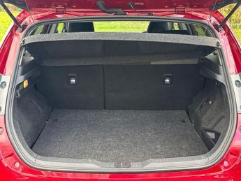 Toyota Auris 1.8 VVT-h Design CVT Euro 6 (s/s) 5dr