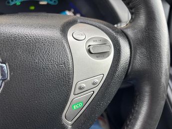 Nissan Leaf 24kWh Tekna Auto 5dr