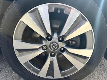 Nissan Leaf 24kWh Tekna Auto 5dr