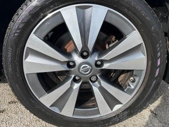 Nissan Leaf 24kWh Tekna Auto 5dr