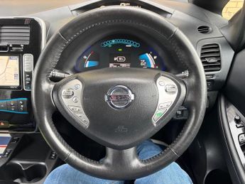 Nissan Leaf 24kWh Tekna Auto 5dr