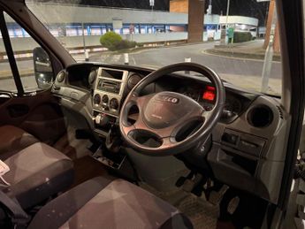 Iveco Daily 2.3 TD 11V 35S L2 H2 4dr