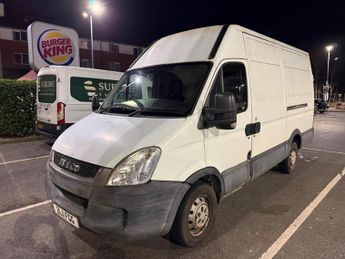 Iveco Daily 2.3 TD 11V 35S L2 H2 4dr