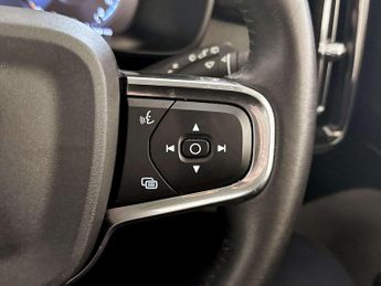 Volvo XC40 1.5h T4 Recharge 10.7kWh Inscription SUV 5dr Petrol Plug-in Hybr