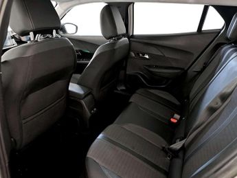 Peugeot E-2008 50kWh Allure Premium SUV 5dr Electric Auto (136 ps)