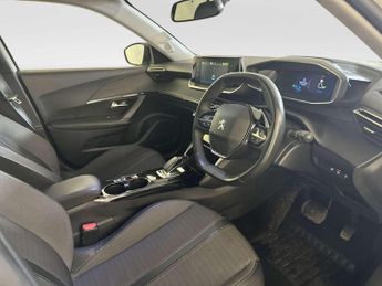 Peugeot E-2008 50kWh Allure Premium SUV 5dr Electric Auto (136 ps)