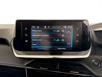 Peugeot E-2008 50kWh Allure Premium SUV 5dr Electric Auto (136 ps)