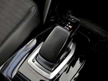 Peugeot E-2008 50kWh Allure Premium SUV 5dr Electric Auto (136 ps)
