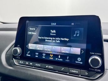 Nissan Qashqai 1.3 DIG-T MHEV Acenta Premium SUV 5dr Petrol Hybrid XTRON Euro 6