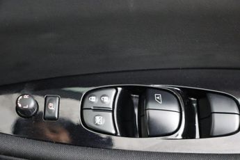 Nissan Leaf 39kWh N-Connecta Auto 5dr