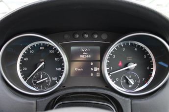 Mercedes-Benz GL Class 5.5 GL500 V8 G-Tronic 4WD Euro 5 5dr