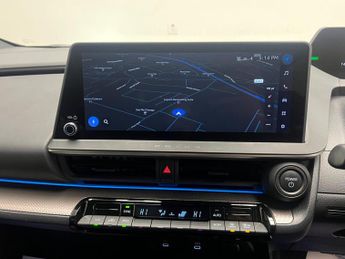 Toyota Prius 2.0 13.6kWh Design CVT Euro 6 (s/s) 5dr