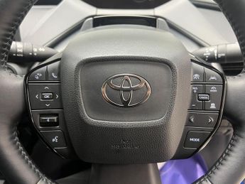 Toyota Prius 2.0 13.6kWh Design CVT Euro 6 (s/s) 5dr