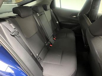 Toyota Prius 2.0 13.6kWh Design CVT Euro 6 (s/s) 5dr