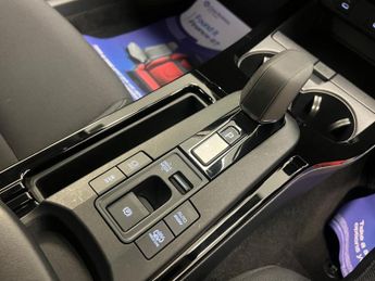 Toyota Prius 2.0 13.6kWh Design CVT Euro 6 (s/s) 5dr