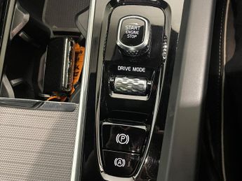 Volvo XC60 2.0h T8 Twin Engine 10.4kWh R-Design Auto AWD Euro 6 (s/s) 5dr