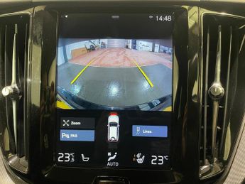 Volvo XC60 2.0h T8 Twin Engine 10.4kWh R-Design Auto AWD Euro 6 (s/s) 5dr