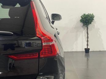 Volvo XC60 2.0h T8 Twin Engine 10.4kWh R-Design Auto AWD Euro 6 (s/s) 5dr