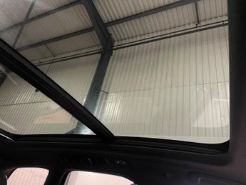 Volvo XC60 2.0h T8 Twin Engine 10.4kWh R-Design Auto AWD Euro 6 (s/s) 5dr