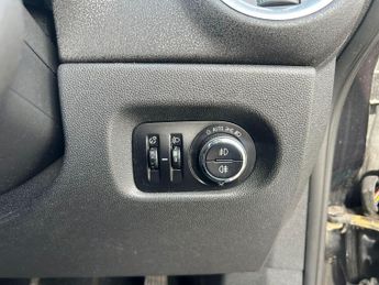 Vauxhall Corsa 1.4 16V SE Euro 5 5dr