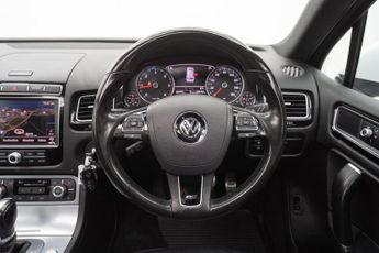 Volkswagen Touareg 3.0 TDI V6 BlueMotion Tech R-Line Tiptronic 4WD Euro 6 (s/s) 5dr